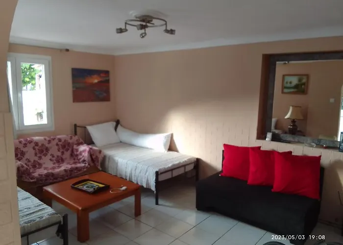 Antonia Family House Near Airport